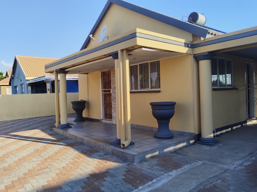2 Bedroom Property for Sale in Freedom Park North West